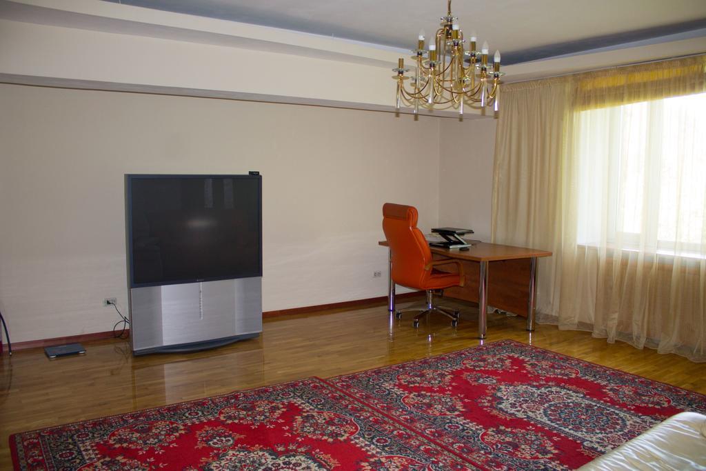 Ala Hostel Almaty Esterno foto
